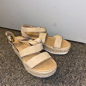 Tan Platform Sandles